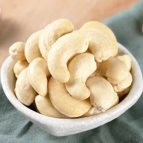 Consistent Quality Top Grade Cashew Nuts in Bulk Packaging for Global Markets